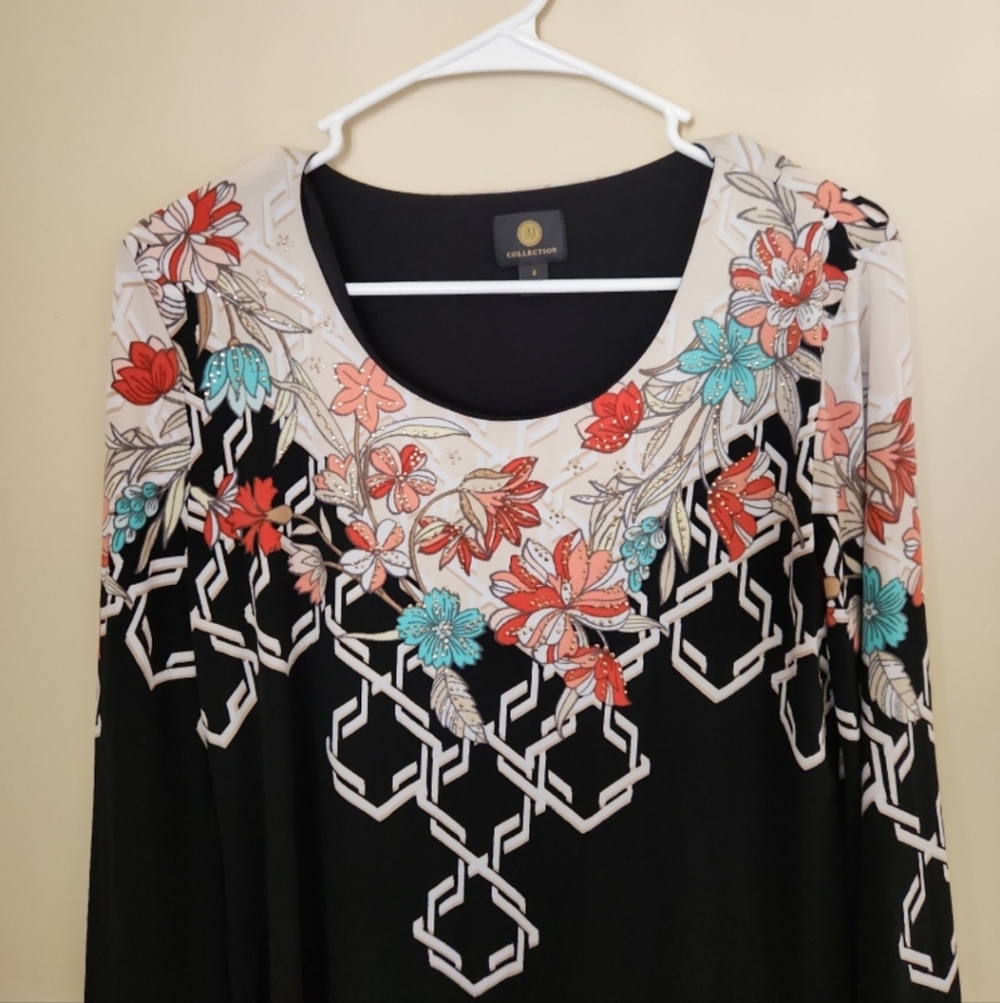 JM Collection Printed Tunic With Rhinestones - Picture 2 of 8